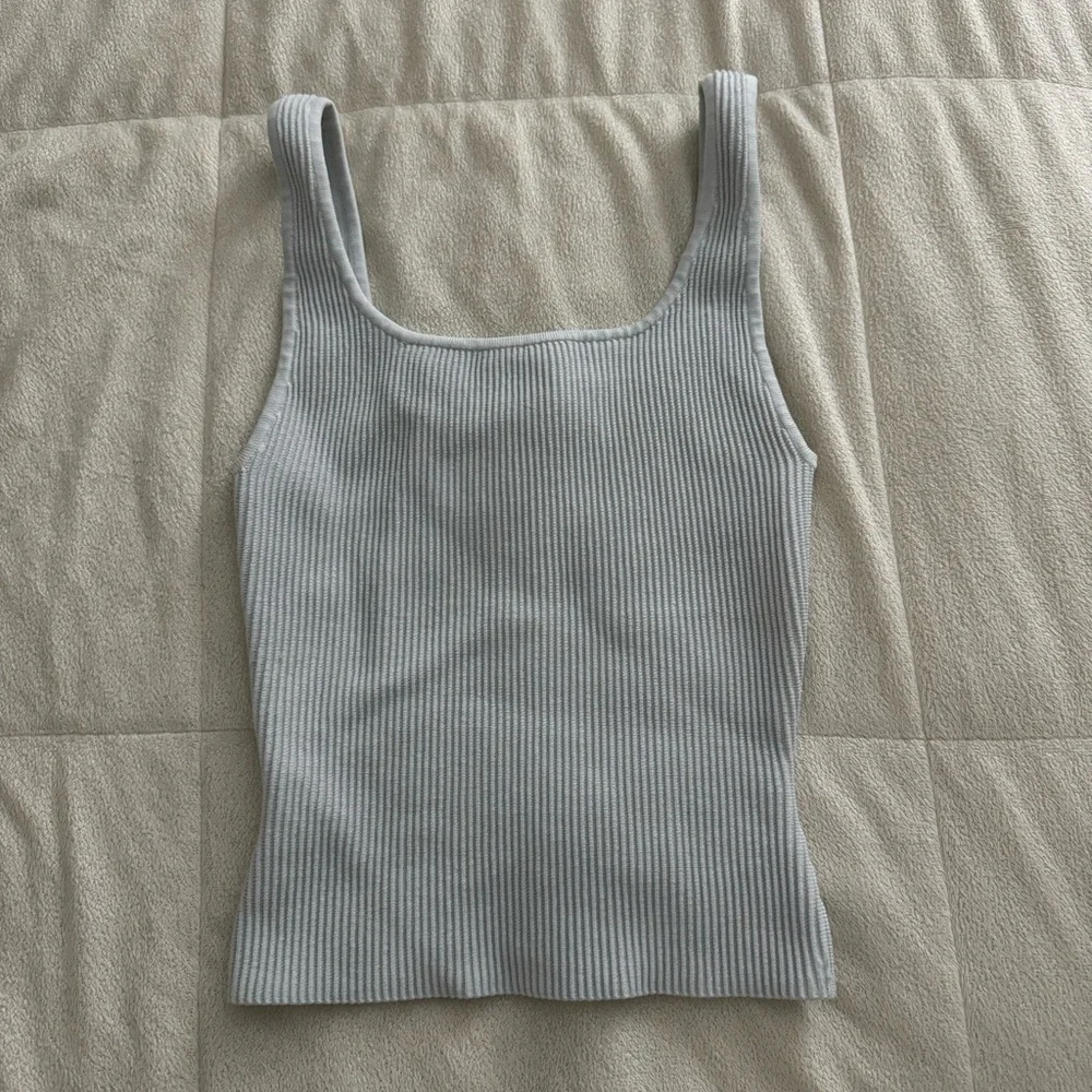 Aritzia Babaton Tank - Picture 1 of 4
